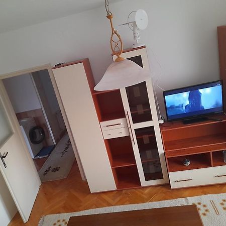 Apartman Bulevar Stupine トゥズラ エクステリア 写真