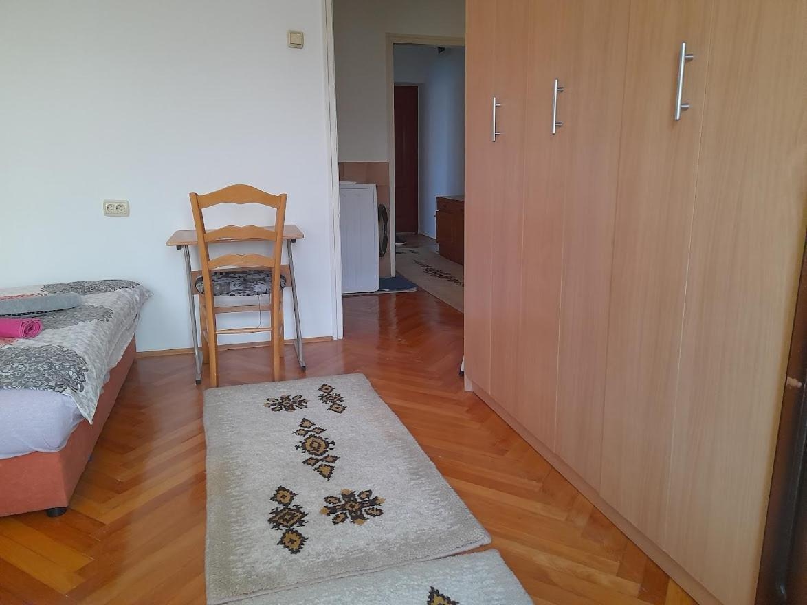 Apartman Bulevar Stupine トゥズラ エクステリア 写真