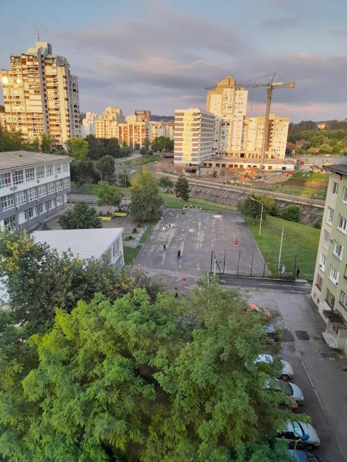 Apartman Bulevar Stupine トゥズラ エクステリア 写真